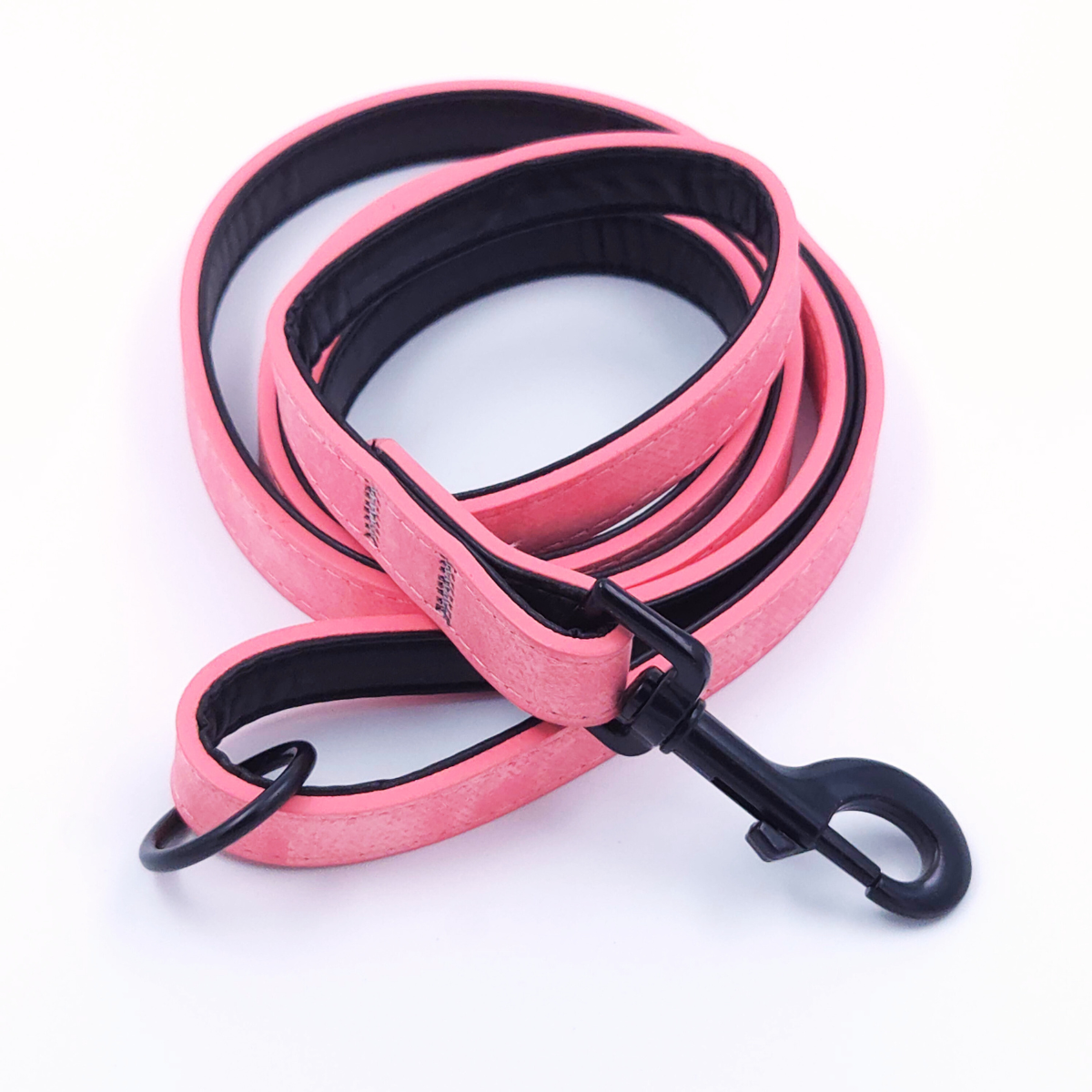 Slitstarkt hundkoppel med smart stålring