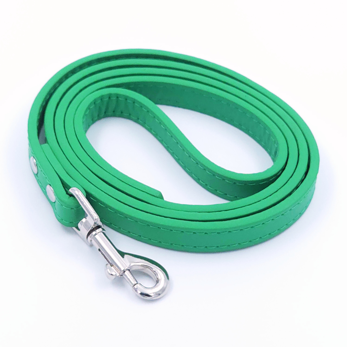 Hundkoppel med nitar