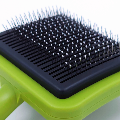 Självrensande pälsborste